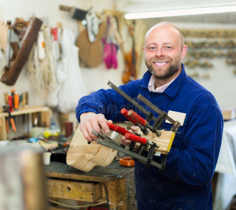 Работа мастеров фото Woodworker on Lathe in Workroom Stock Photo - Image of american, driller: 567742