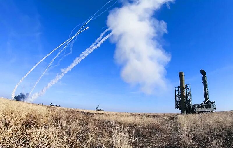 Работа пво фото в небе В Ростовской области силы ПВО отработали по целям ВСУ :: Новости :: ТВ Центр