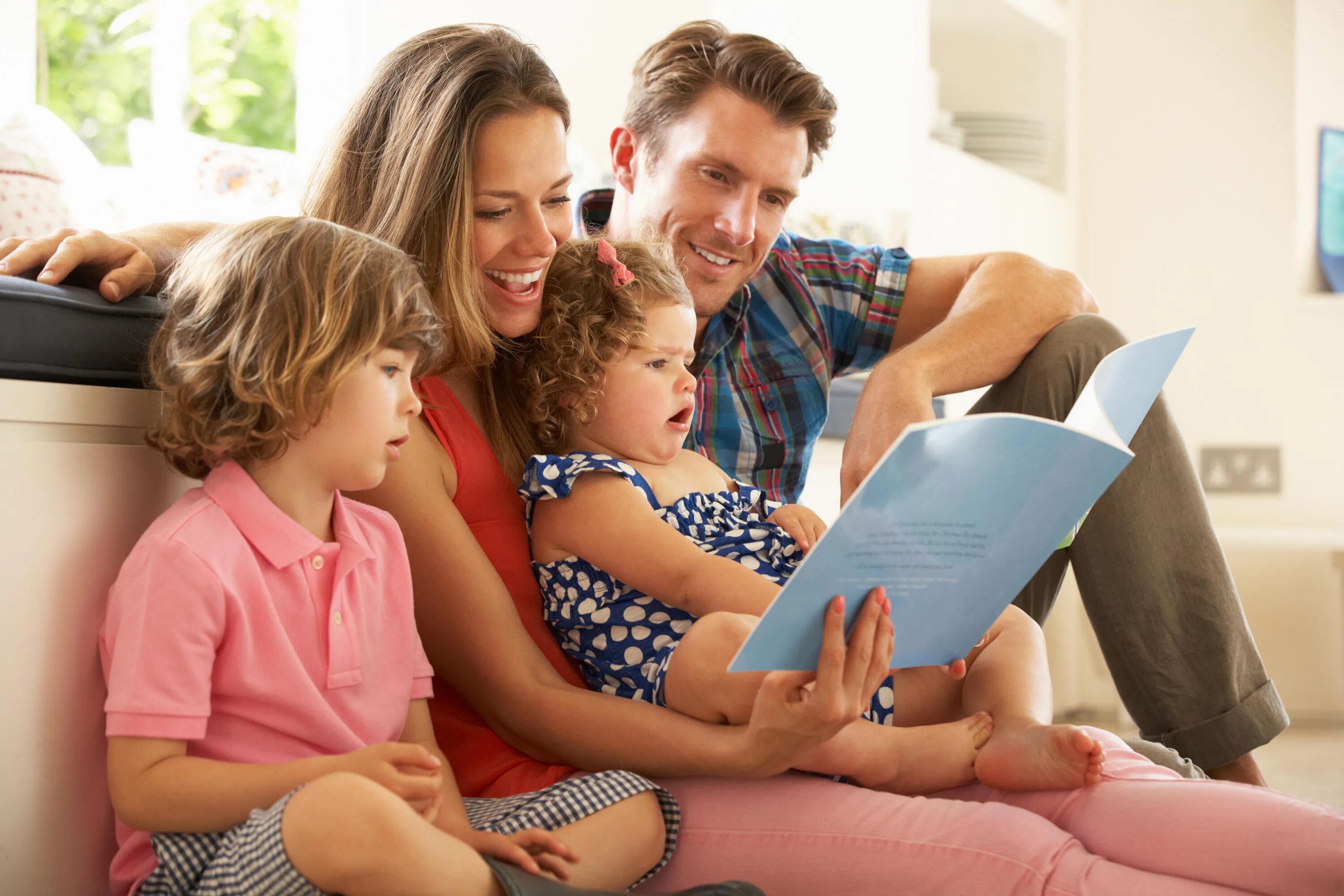 Работа с родителями фото 10 Ways To Make Reading With Your Child Magical HuffPost Life