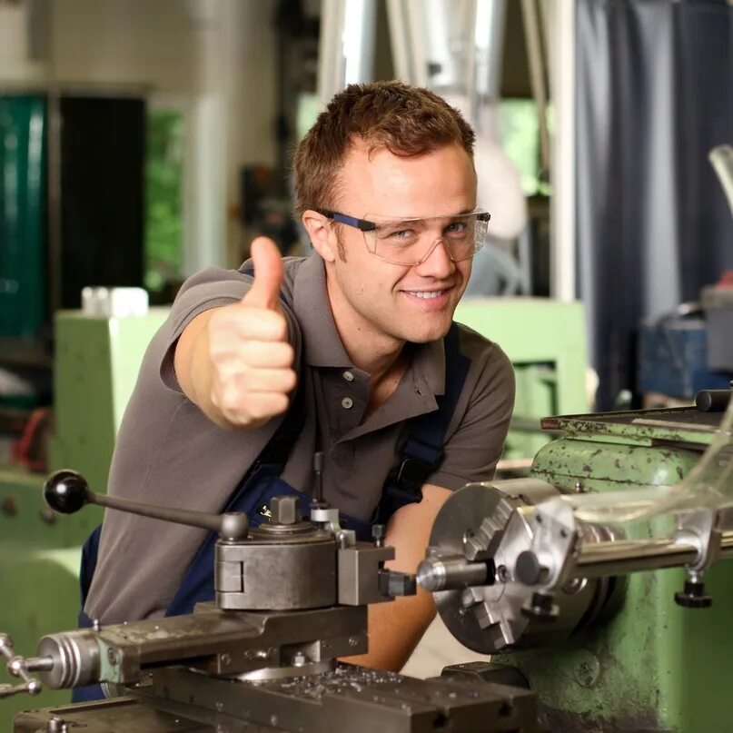 Работа слесарей фото It requires a machine operator, a CNC lathe operator, to work on a watch in the 