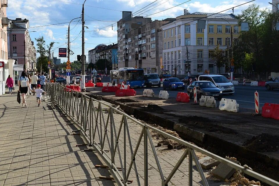 Работа тверь фото На месте снесенного парапета у детского мира в Твери установят бетонные блоки - 