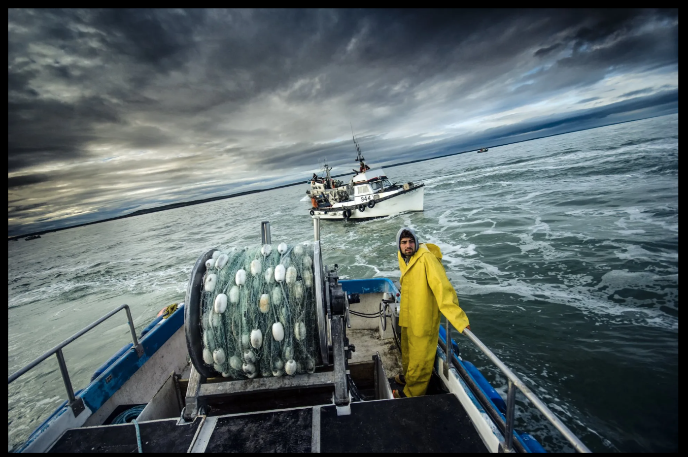 Работа в море фото Salmon processors set incentives for Bristol Bay season National Fisherman