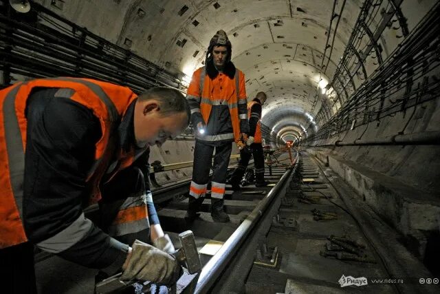 Работник метро фото Один день работника метро: Служба пути - ЯПлакалъ