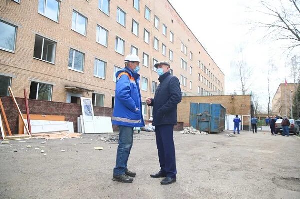 Работники красковской больницы в люберцах фото В городском округе Люберцы перепрофилируют Красковскую больницу в инфекционный с