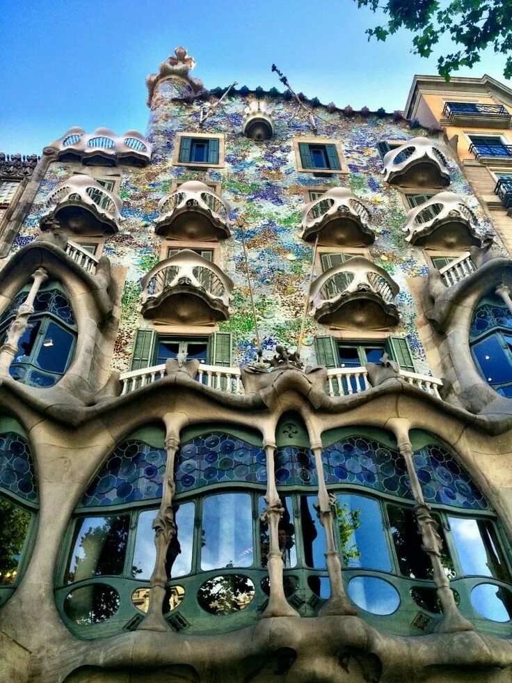 Работы антонио гауди фото Pin en GAUDÍ ANTONIO Arquitectura, Disenos de unas, Arquitectos