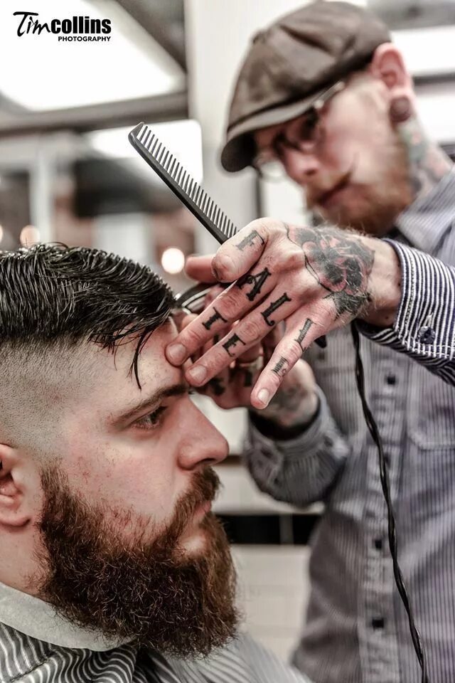 Работы барбера фото Burt's Barber Shop Barber man, Beard no mustache, Haircuts for men