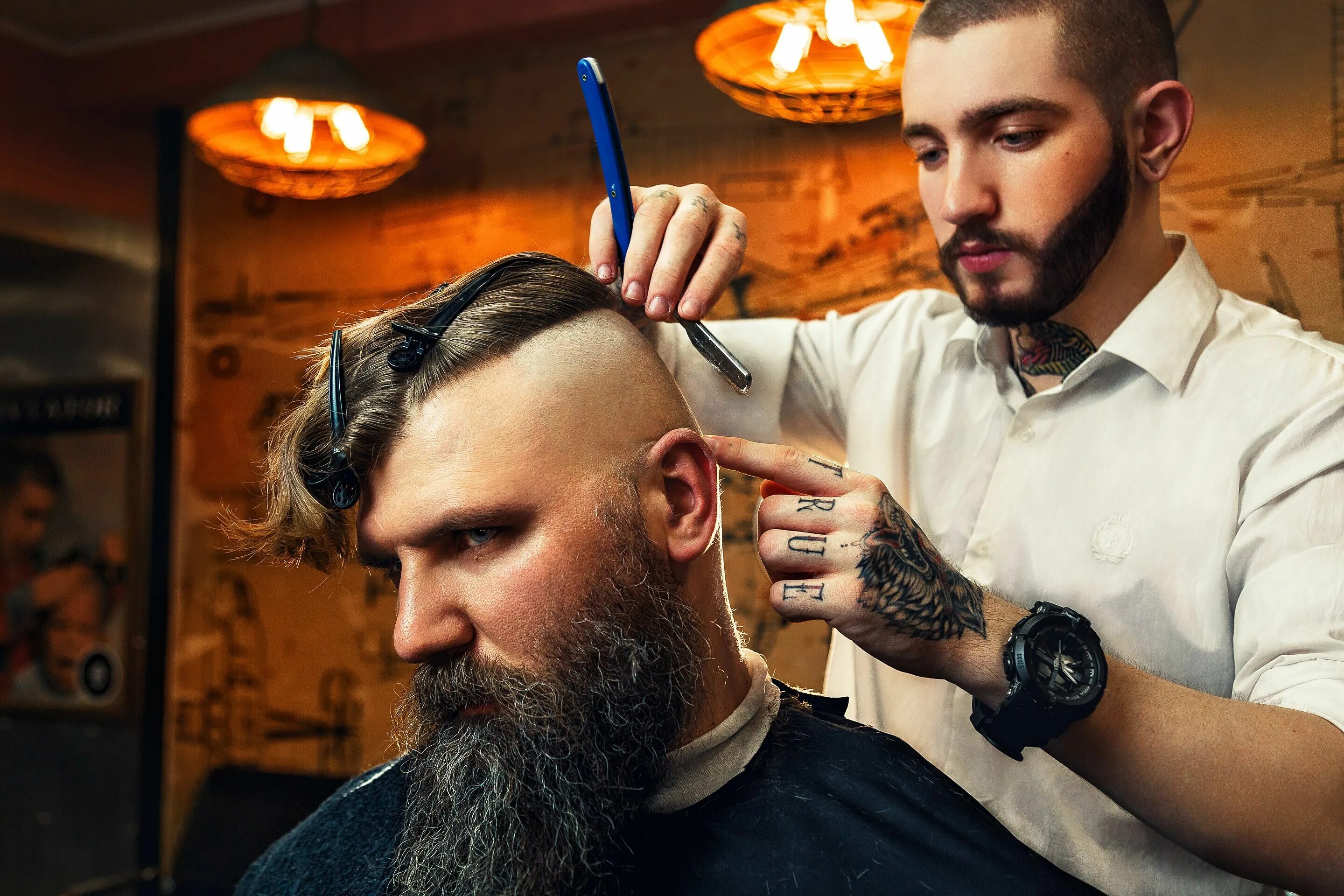 Работы барбера фото Обзор пеньюаров с неопроновым воротником Rebel Barber - Wahlshop