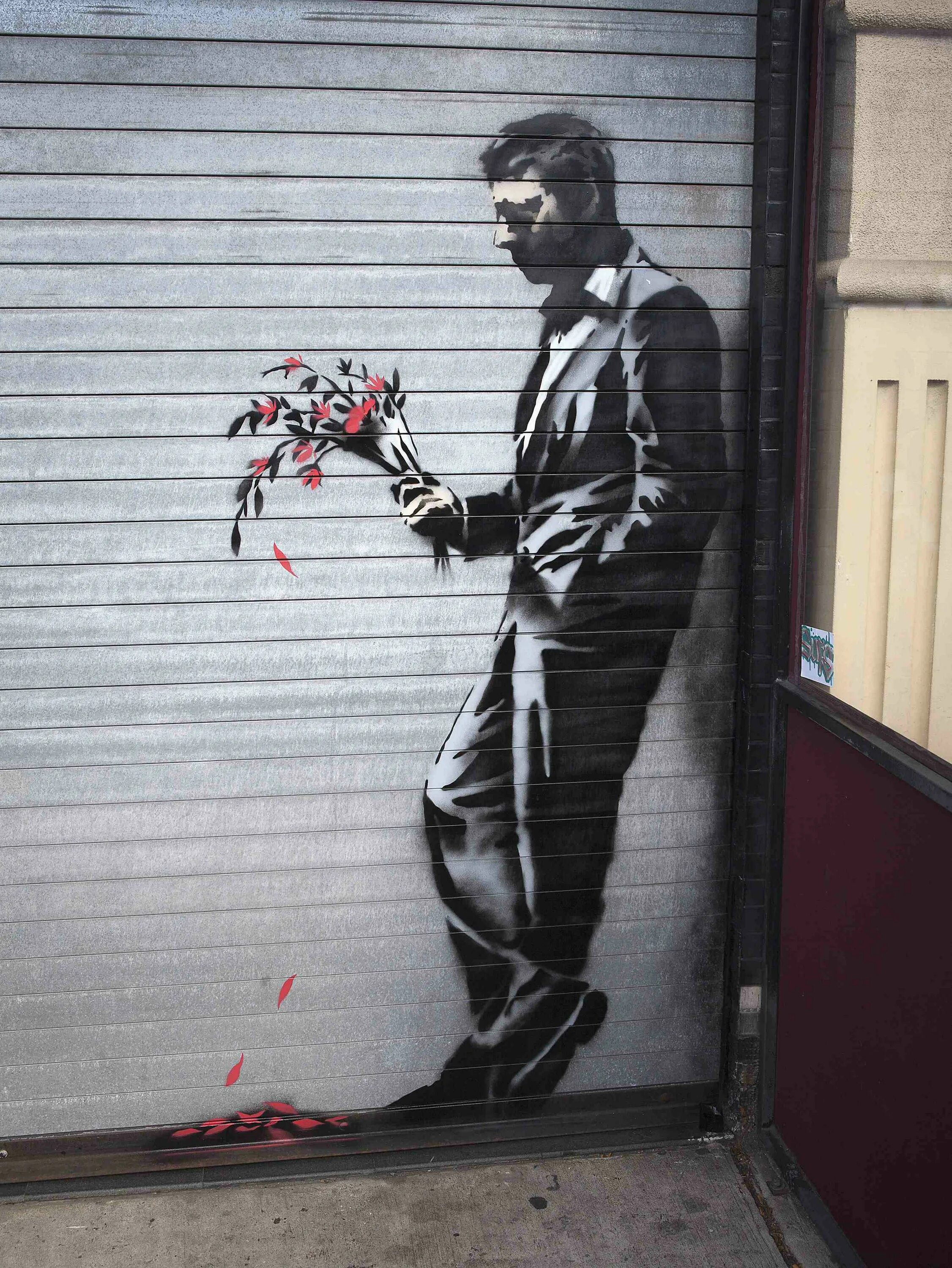 Работы бэнкси фото в хорошем качестве Elusive street artist 'Banksy' takes New York