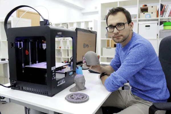 Работы на 3д принтере фото Breakthrough Electrically Conductive 3D Printing Filament - EEWeb