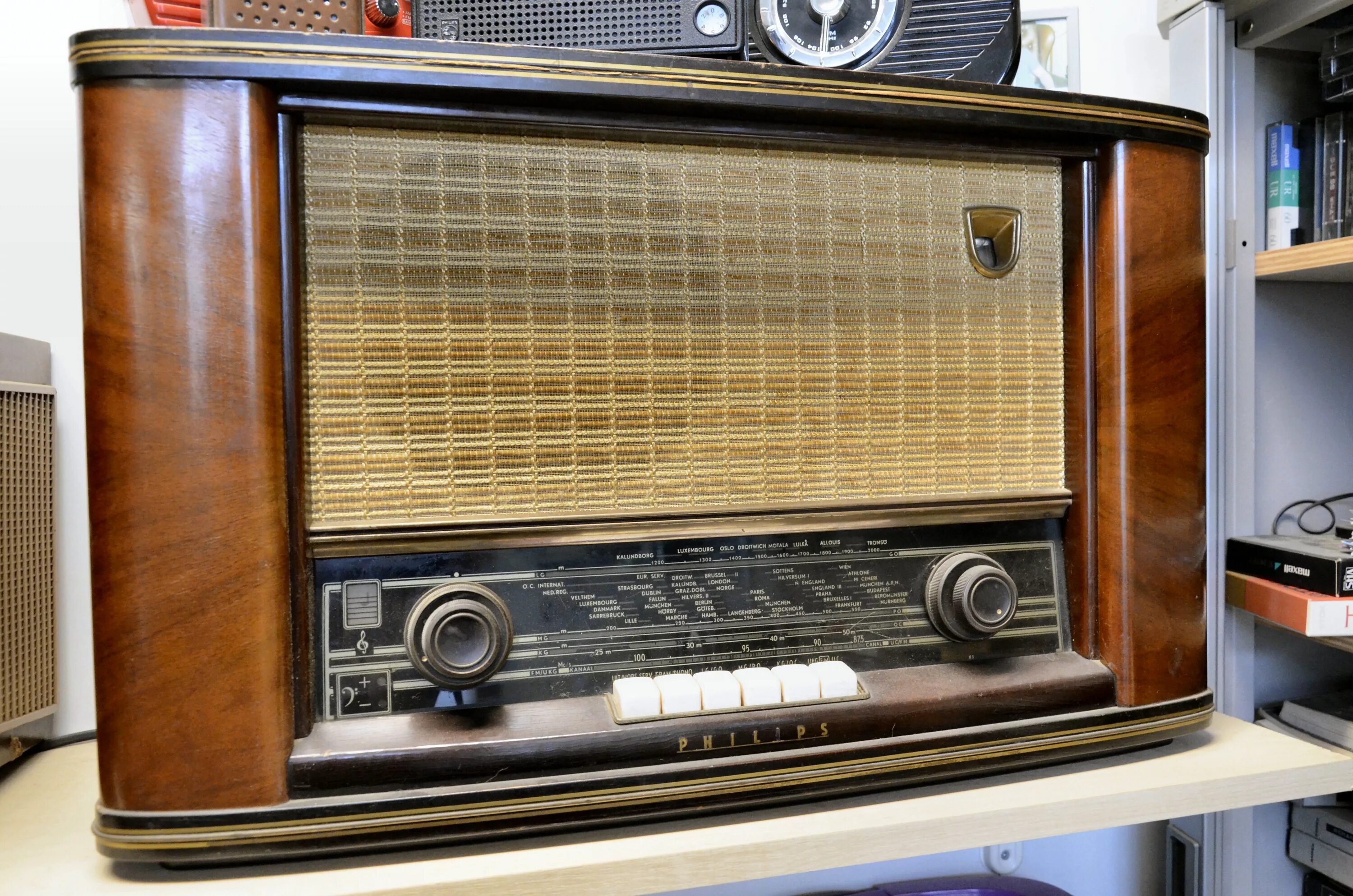 Радио ретро фото Philips Radio 1954* Vintage radio, Antique radio, Retro radios