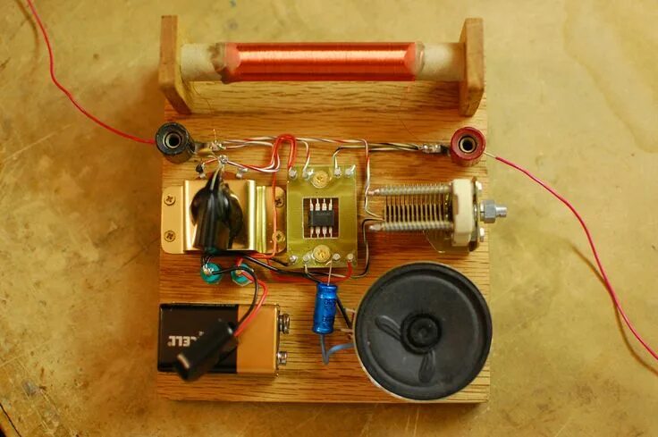 Радио своими руками в домашних 555 Radio Radio, Radio design, Ham radio antenna