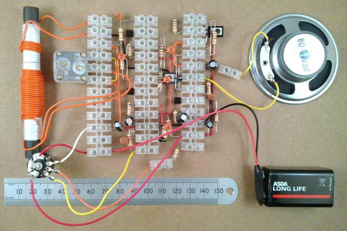 Радио своими руками в домашних условиях Useful Components Choccy Block Transistor Radio Radio, Transistor radio, Transis