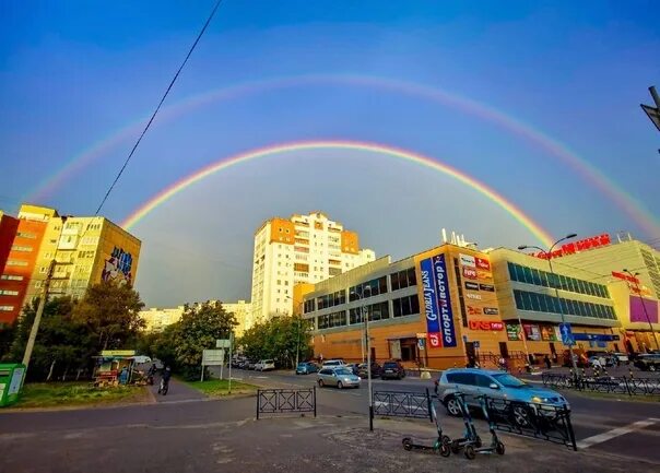 Радуга фото хабаровск Double rainbow spreads over Murmansk Murmansk has a double rainbow this evening.