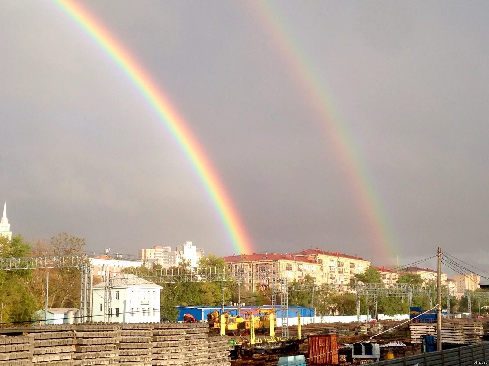 Радуга набережная ул 4а фото Две радуги Пикабу