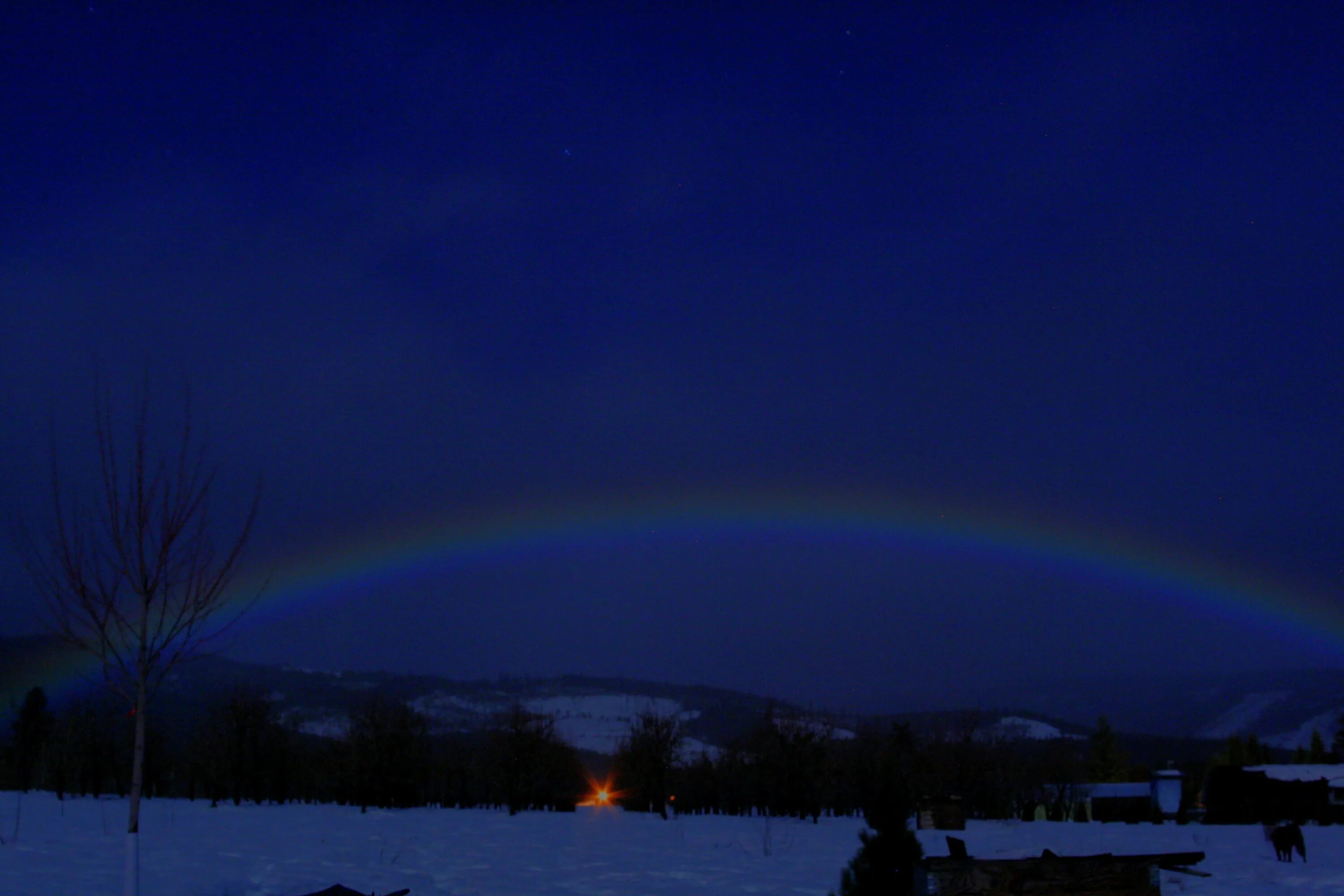 Радуга ночью фото Moonbow Natural landmarks, Favorite places, Landmarks