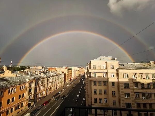 Радуга спб фото Над Петербургом прямо сейчас невероятная двойная радуга!