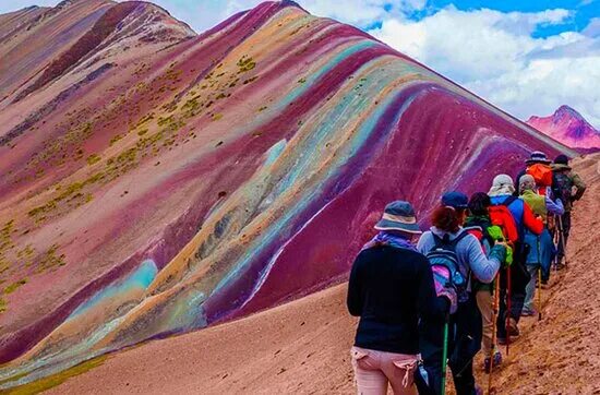 Радужная гора в перу фото Rainbow Mountain Vinicunca, Montaña Arcoiris, Montaña 7 Colores, Montaña Colorad