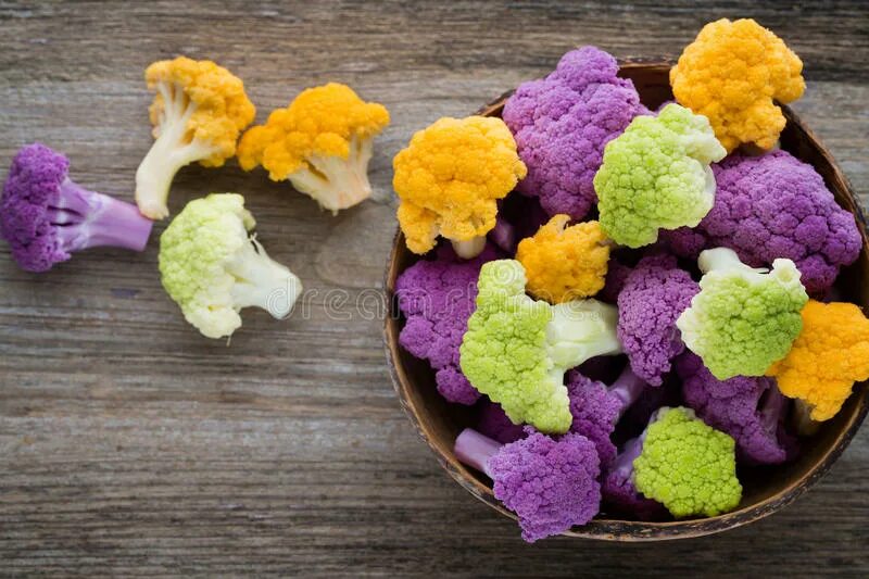 Радужная цветная капуста фото Cauliflower. Rainbow of Eco on the Wooden Table. Stock Image - Image of plant, i