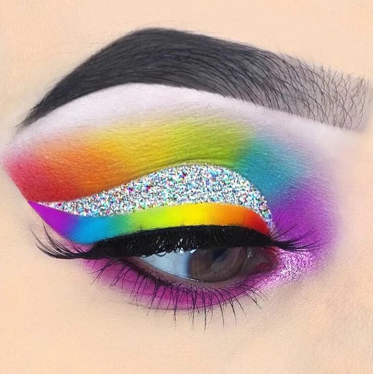 Радужный макияж с губами и с веками Party Makeup Inspiration from Colour Visionary