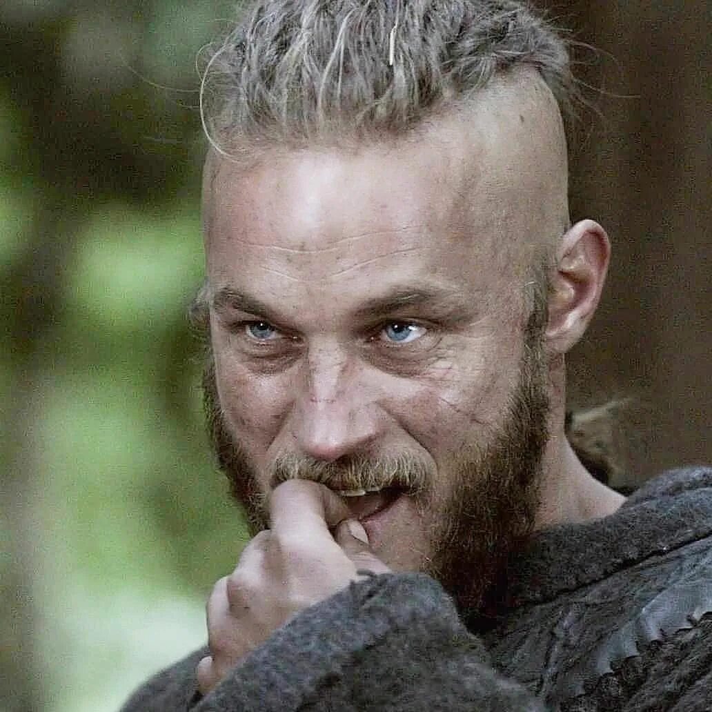 Рагнар лодброк настоящий как выглядел Pin by Brook Stewart-Roach on good lookin guys Vikings ragnar, Ragnar lothbrok v