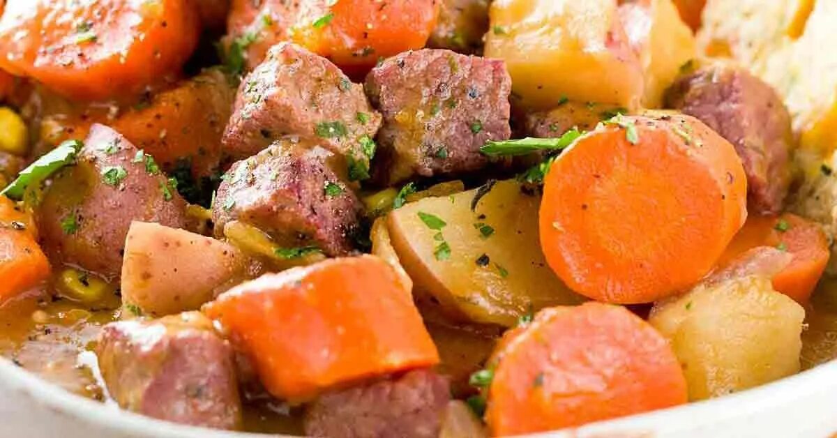 Рагу из свинины с овощами фото Baked Corned Beef Recipe Guinness beef stew slow cooker, Corned beef recipes, Ir