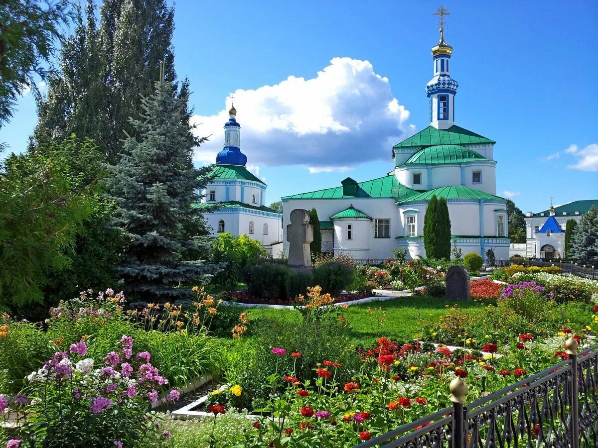 Раифский монастырь фото летом Tour "Program trip to Sviyazhsk - Raifa Bogoroditsky monastery - Temple of All R