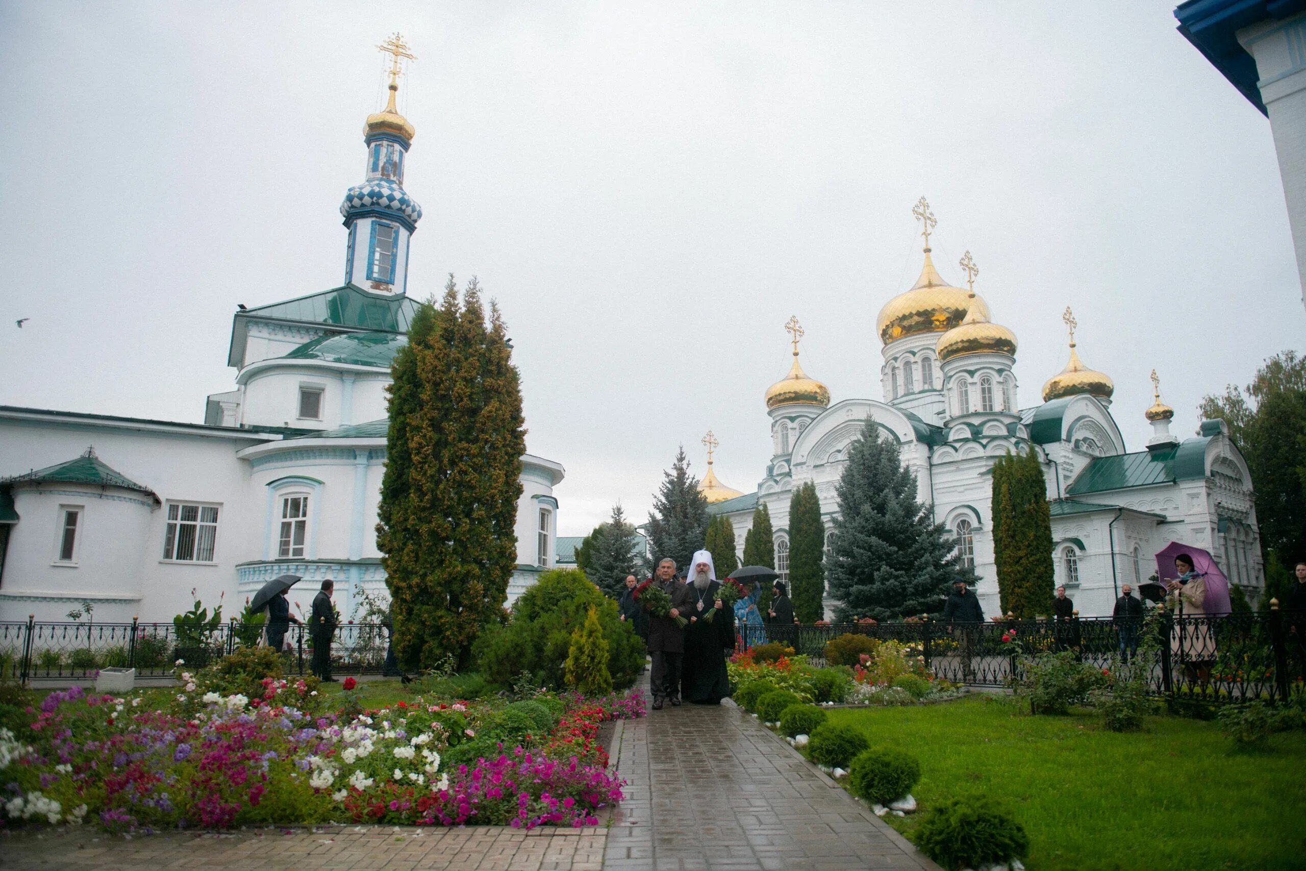 Раифский монастырь фото видео Президент Татарстана посетил Раифский Богородицкий мужской монастырь Новости Каз