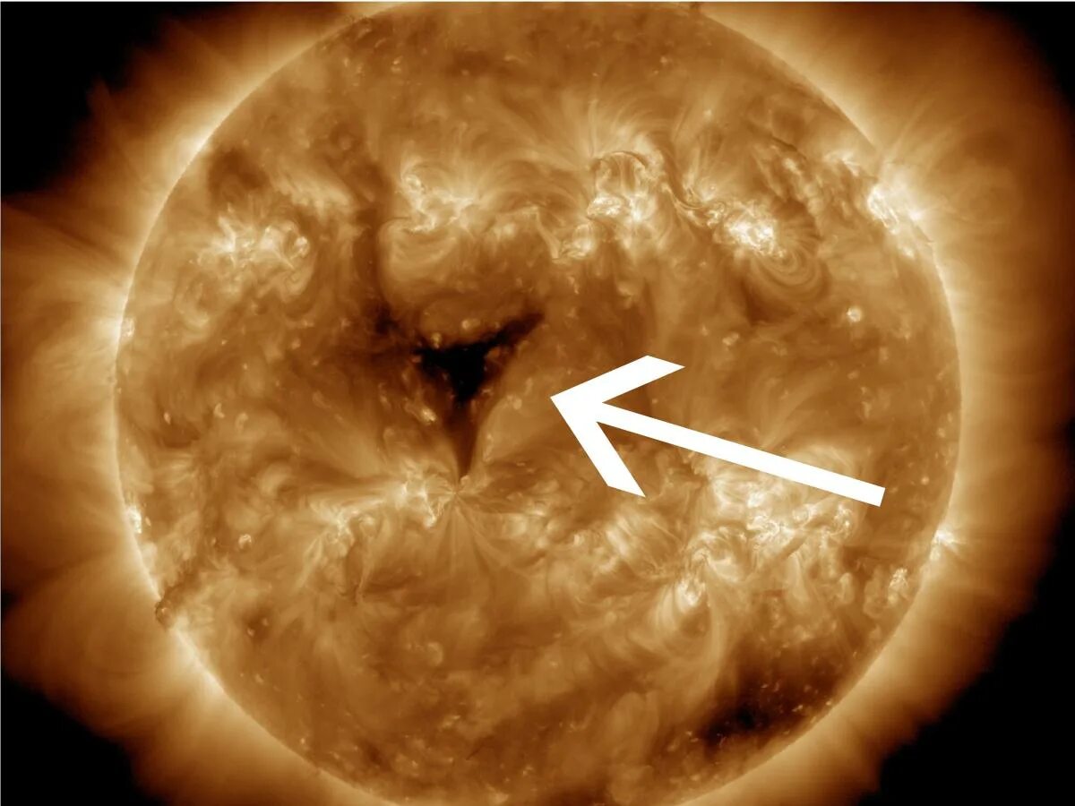 Рак от солнца фото Giant 'holes' dozens of times the size of our planet are appearing on the sun. H