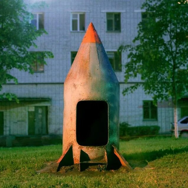 Ракета в детскую больницу фото Rockets away: How Soviet space dreams became child’s play Simple object, Photogr