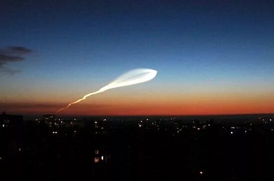 Ракета в ночном небе фото The sky views during space rockets launches - Russia travel blog Phenomena, Sky,