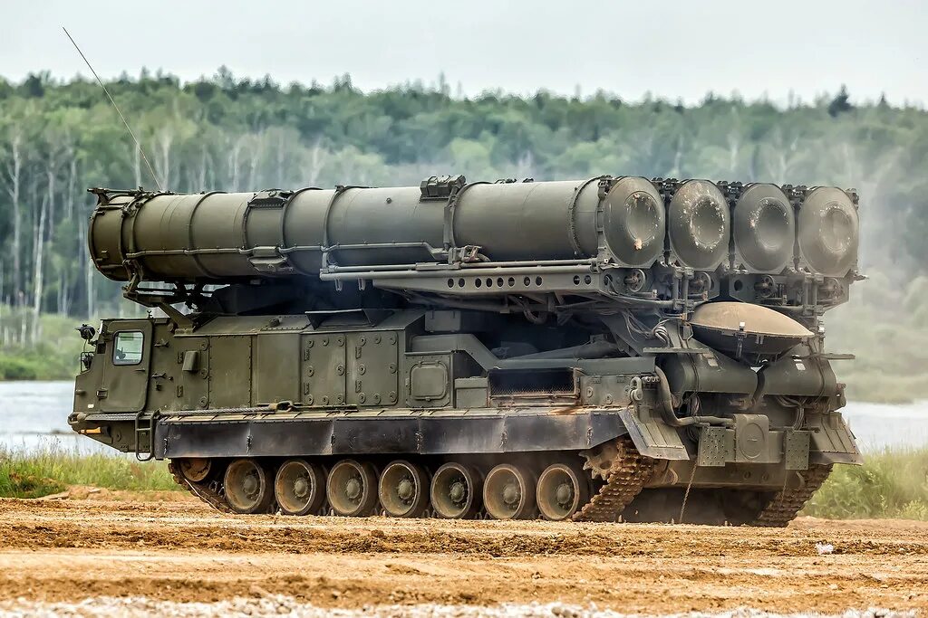 Ракетная техника фото Self-propelled launcher 9A83 of the S-300V anti-aircraft m. Flickr