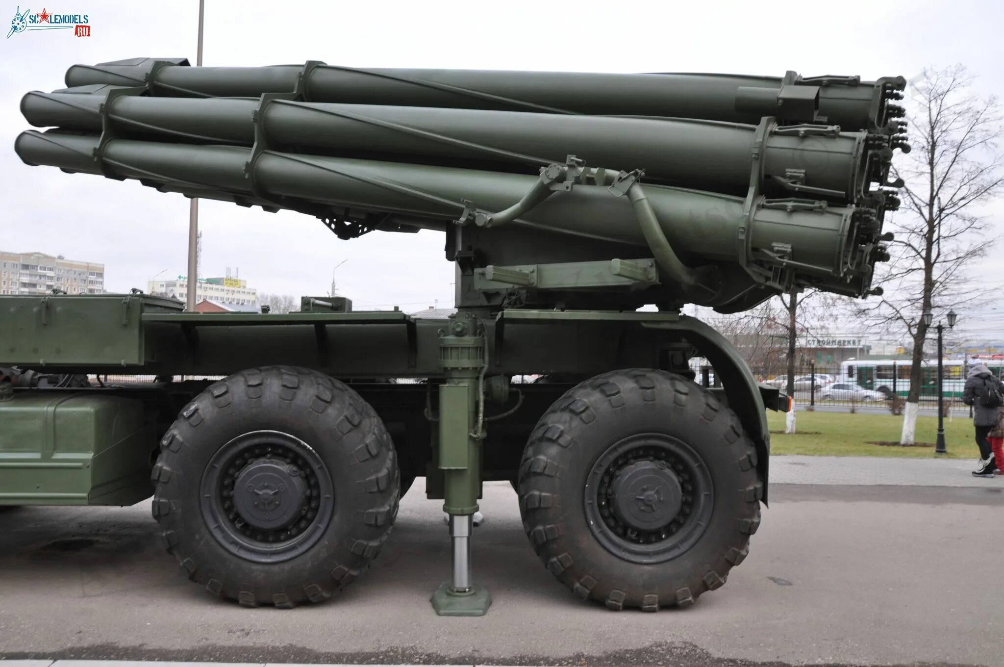 Ракетная установка ураган фото 9A52_Smerch_162.jpg