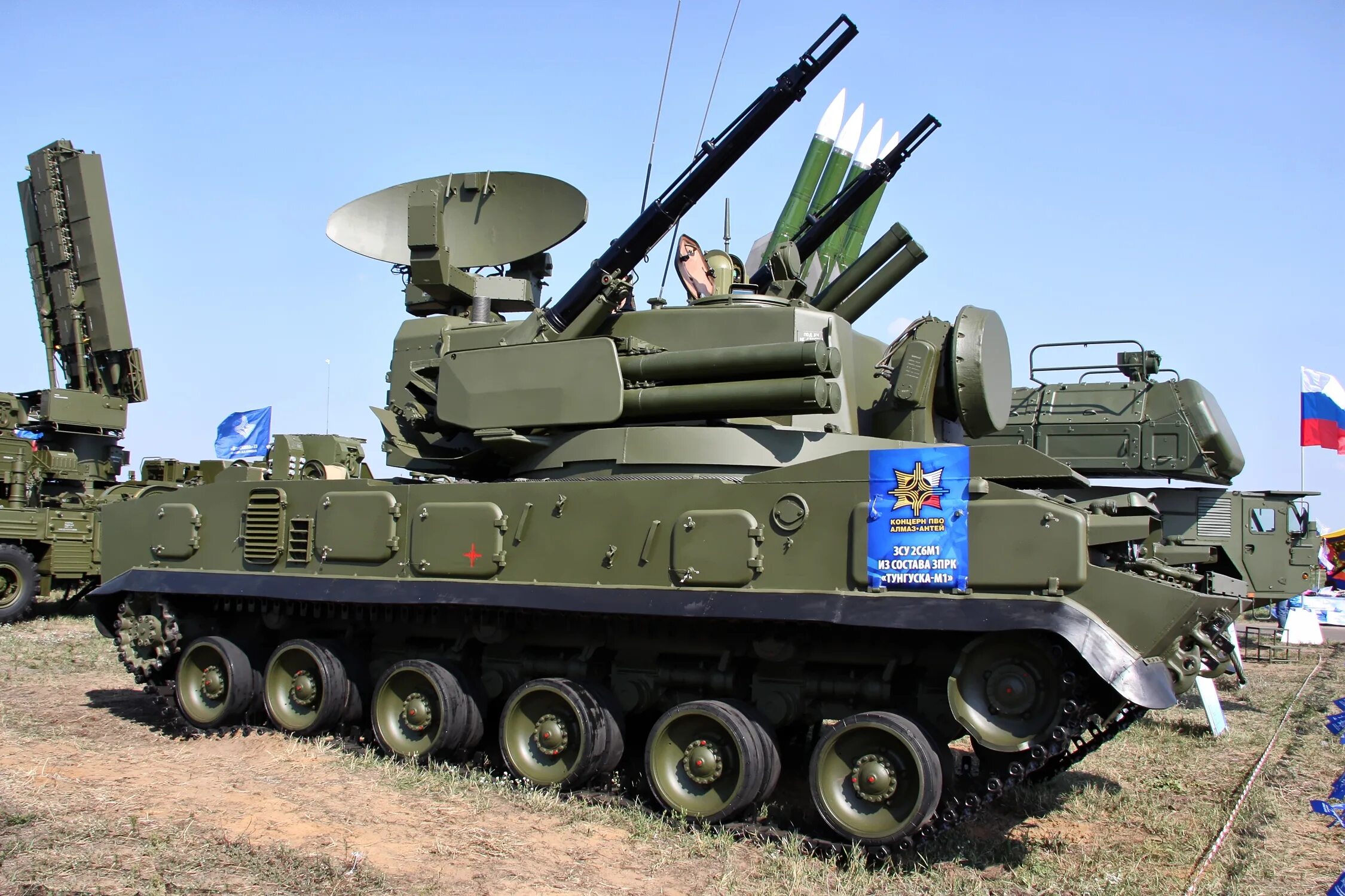 Ракетный комплекс тунгуска фото File:2S6M1 Tunguska-M1 SAM-system at MAKS-2011 - side.jpg - Wikimedia Commons