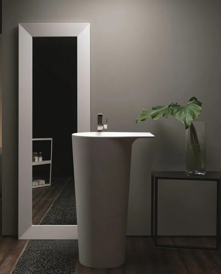 Раковина напольная в интерьере ванной Toscoquattro - #Toscoquattro Contemporary bathroom designs, Bathroom design, Bat