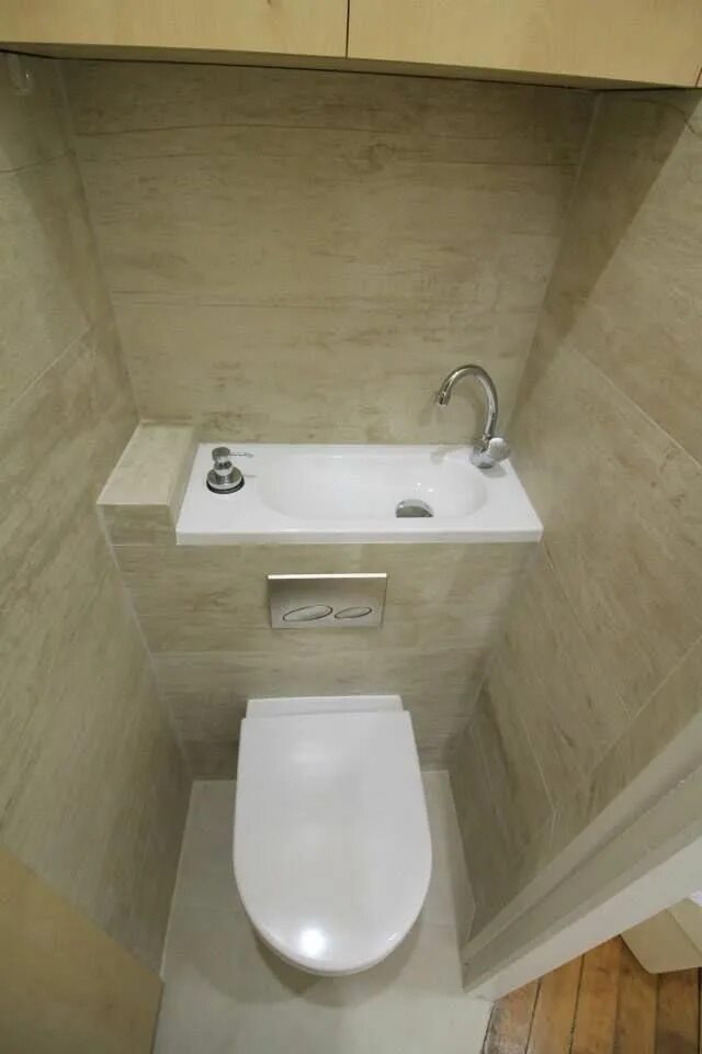 Раковина в туалет фото интерьера I love this beautiful toilet ideas #toiletideas Небольшие ванные комнаты, Ванная