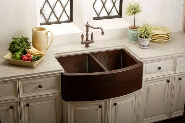 Раковины в интерьере кухни фото Minimalist Square Shaped Farm Sinks for Kitchens: Copper Farm Sink For Kitchen A