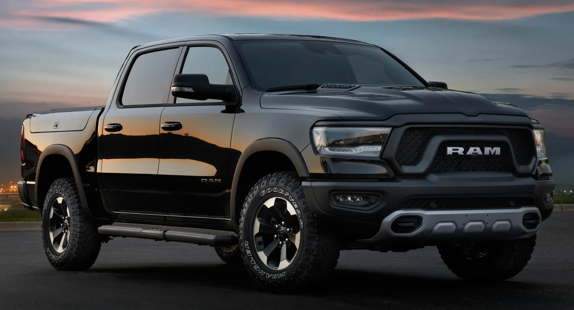 Рам автомобиль фото цена 2022 Ram 1500 Gains New G/T Variants With TRX Features And Performance Upgrades 