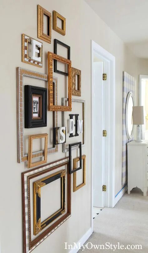 Рама на стене в интерьере Creative Ideas for Decorating Your Walls with Wooden Frames