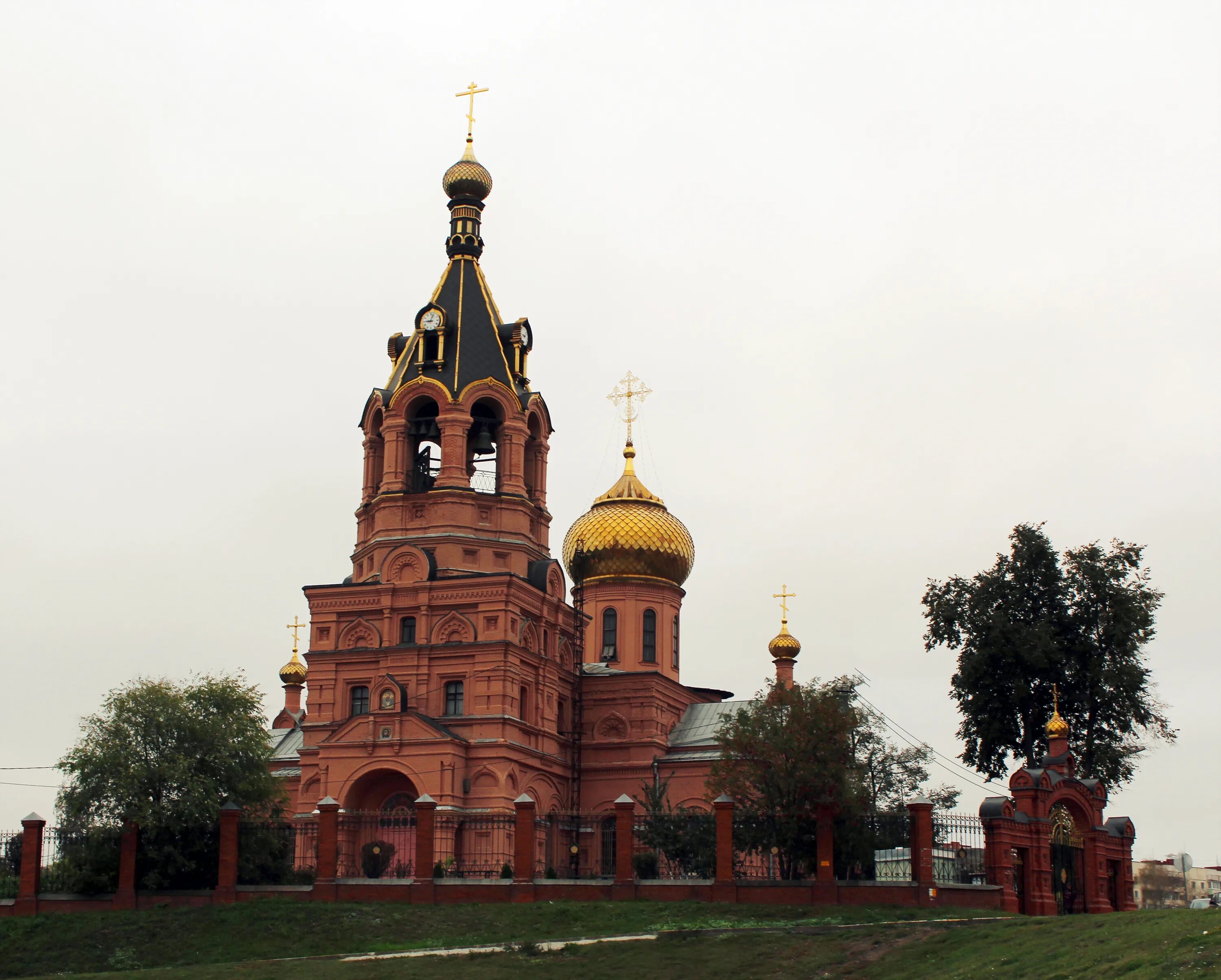 Раменская церковь фото File:Церковь Троицы Живоначальной в городе Раменское (пасмурная погода).jpg - Wi