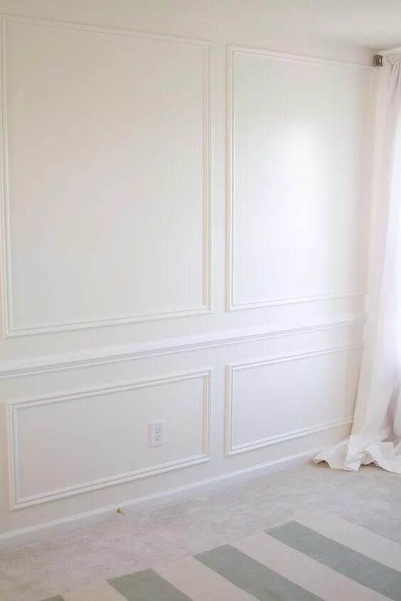 Рамки из молдингов на стенах в интерьере My first big DIY projects in the new house (Thrifty Decor Chick) Wainscoting sty