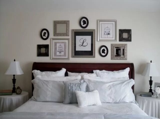 Рамки в интерьере спальни blame it on the boogie: Deco: Ideas for decorating your walls Home, Bedroom make