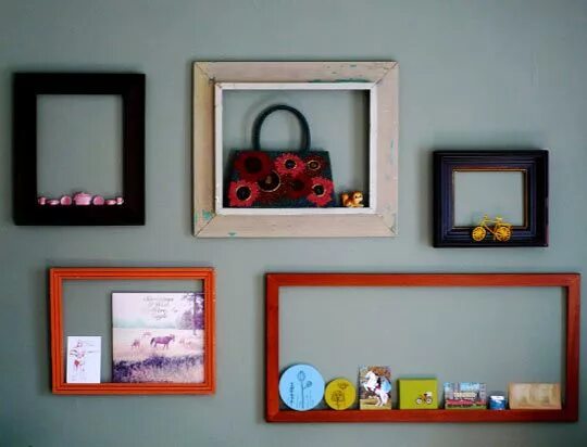 Рамки внутри фото Using Empty Frames: A Classic Idea That Still Works Empty frames, Frames on wall