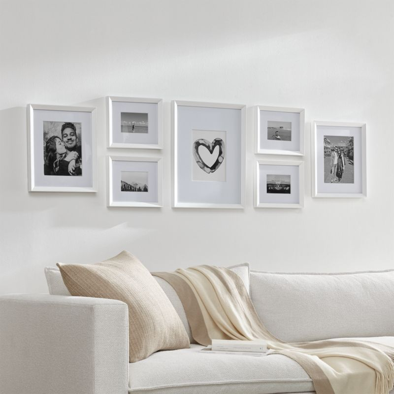 Рамы на стене в интерьере gallery wall layout Gallery wall living room, Picture wall living room, Frames o