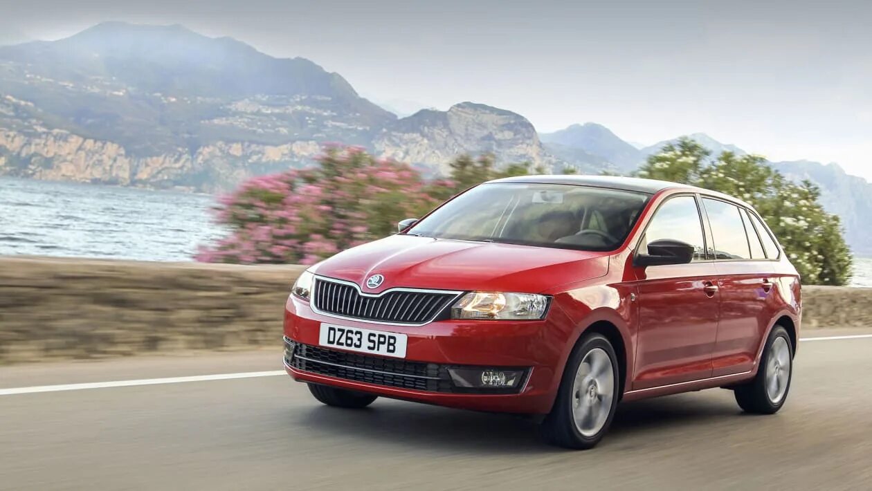 Рапид фото автомобиля Skoda Rapid Spaceback review - in pictures evo