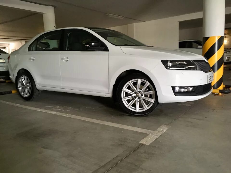 Рапид на 16 дисках фото Несколько фото после мойки) - Skoda Rapid (1G), 1,6 л, 2018 года мойка DRIVE2