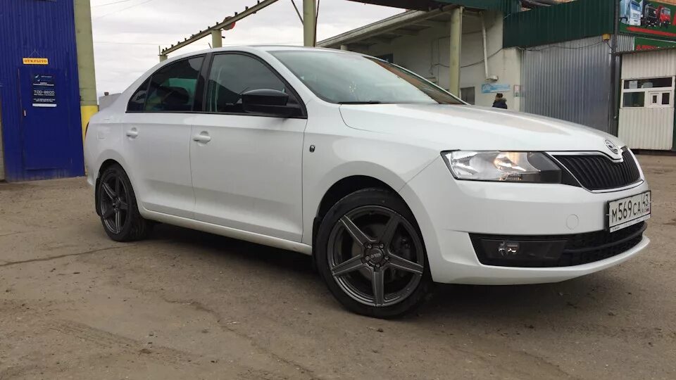 Рапид на 16 дисках фото Skoda Rapid (1G) 1.6 бензиновый 2016 AMG Style на DRIVE2