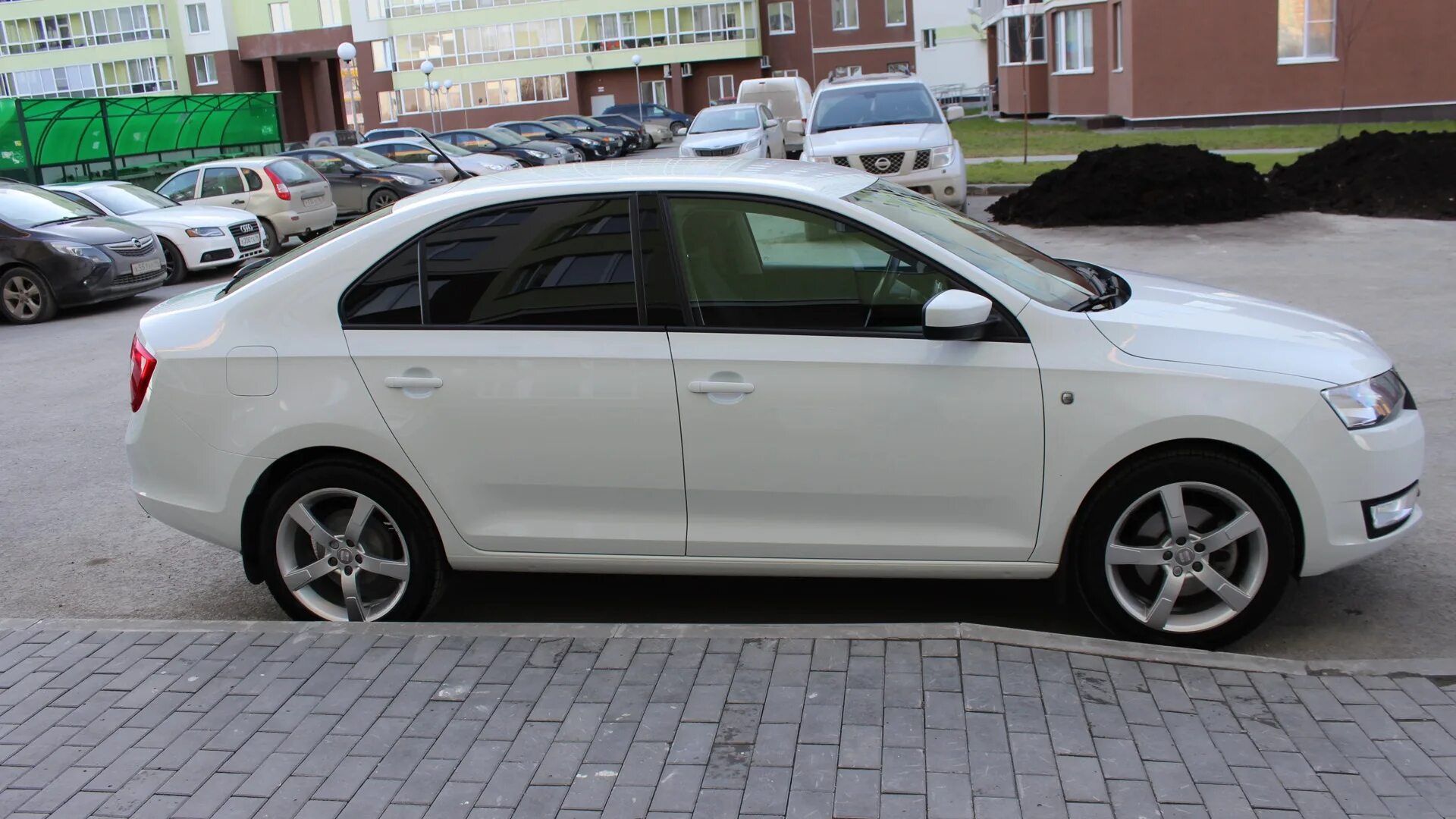 Рапид на 16 дисках фото Skoda Rapid (1G) 1.6 бензиновый 2014 .:::WHITE HAWK:::. на DRIVE2