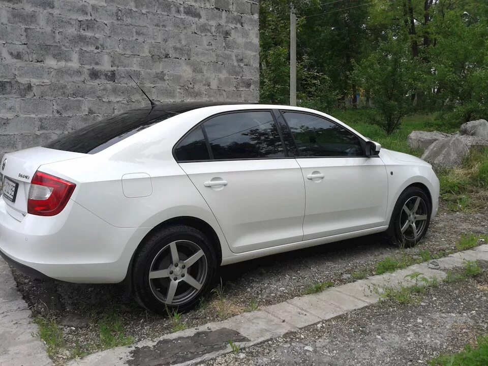 Рапид на 17 дисках фото Новые диски - Skoda Rapid (1G), 1,6 л, 2013 года колёсные диски DRIVE2