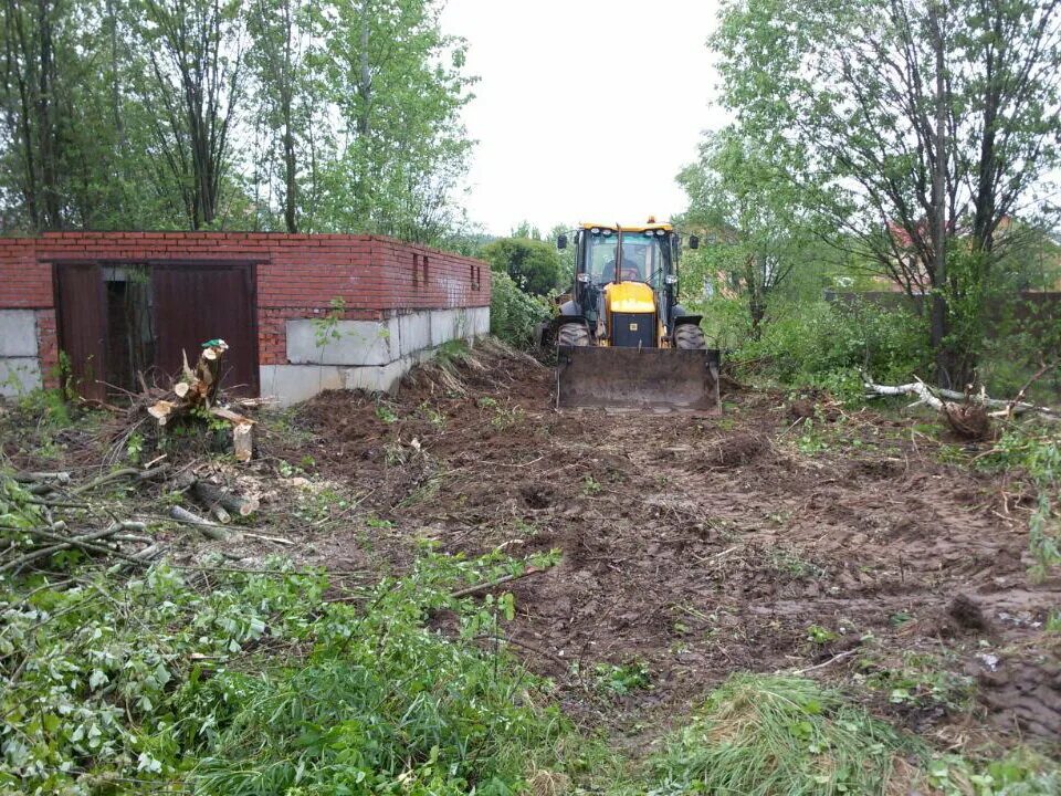 Расчистка планировка участка Уборка территории во Внуково - Хозяйство и уборка: 3 уборщика