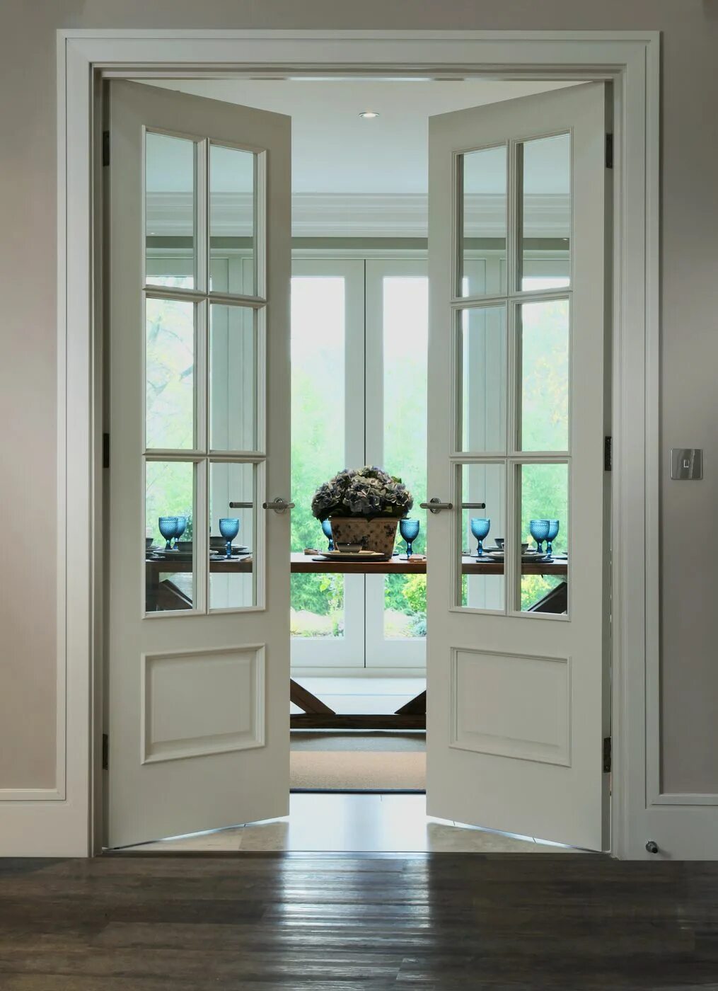 Распашные двери межкомнатные двустворчатые в интерьере Todd Doors UK's Largest Door Supplier 7 Local Showrooms Double doors interior, F